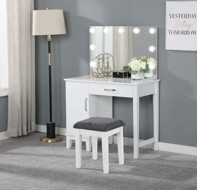 Accents furniture